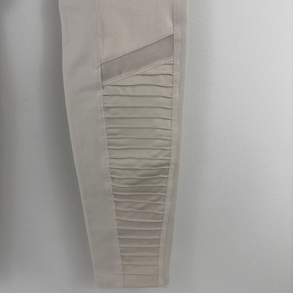 Alo Yoga High-waist‎ Moto Sport leggings with mesh panels - Picture 6 of 10